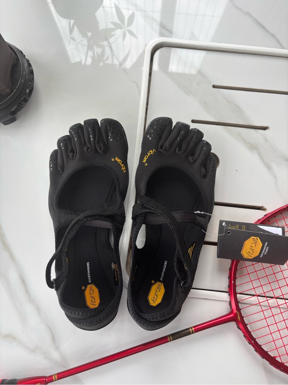 Vibram Womenms Black FiveFinger V-SOUL